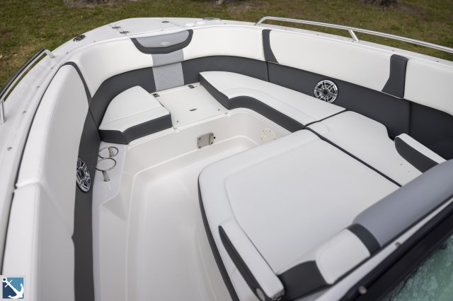 New 2024 Chaparral 280 OSX  Boat for sale